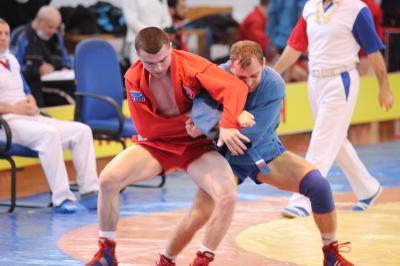 В Рязани боролись самбисты из пяти федеральных округов России